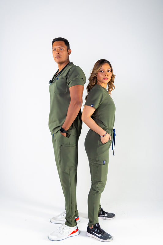 Uniforme verde olivo oscuro